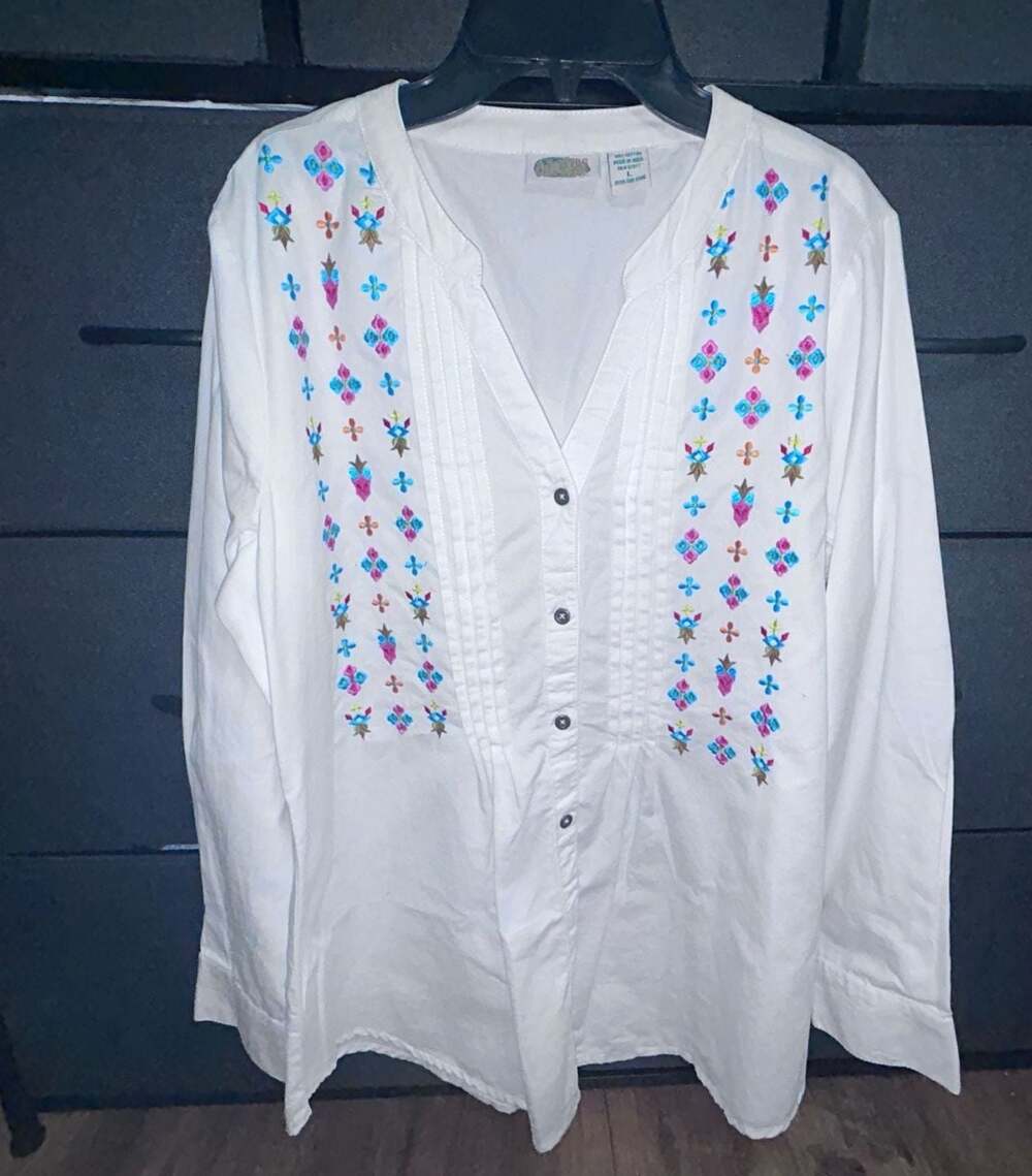 Collections Etc. White Embroidered Long Sleeve Button Down Blouse Top Size L